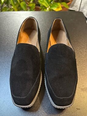 Vince Black Suede Loafers Slip-On Flats Size 6 Platform Excellent condition